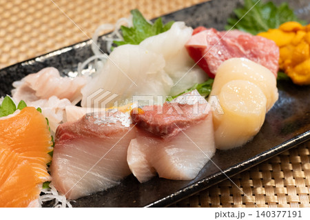 おいしい刺身盛り合わせ おいしい刺身盛り合わせ 140377191