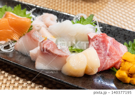 おいしい刺身盛り合わせ おいしい刺身盛り合わせ 140377195