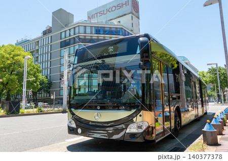 名古屋栄エリアを走行する次世代型SRT連接バス 名古屋栄エリアを走行する次世代型SRT連接バス 140377378