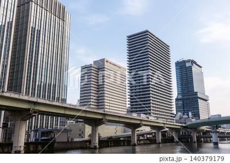 阪神1号環状線と淀屋橋の高層ビル（2026年1月撮影） 140379179