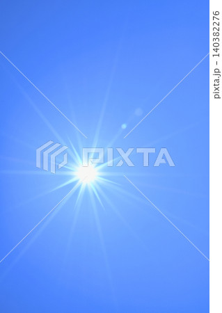 青空と太陽 直射日光 フリースペースイメージ 青空と太陽 直射日光 フリースペースイメージ 140382276