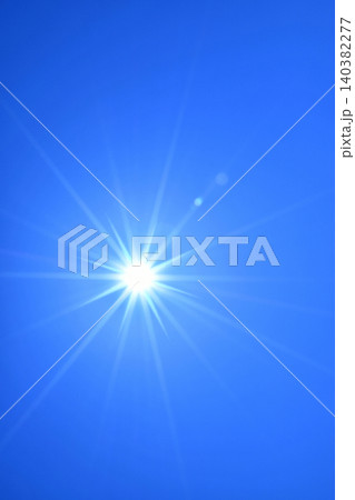青空と太陽 直射日光 フリースペースイメージ 青空と太陽 直射日光 フリースペースイメージ 140382277