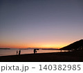 夕暮れの浜 140382985
