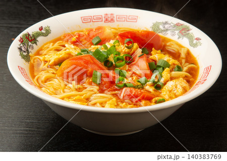 トマたまラーメン トマたまラーメン 140383769