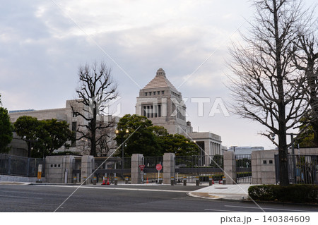 春の国会議事堂外観 春の国会議事堂外観 140384609