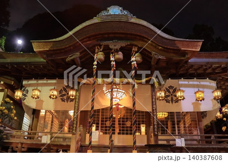 夜の宝山寺 本殿(奈良県生駒市) 夜の宝山寺 本殿(奈良県生駒市) 140387608