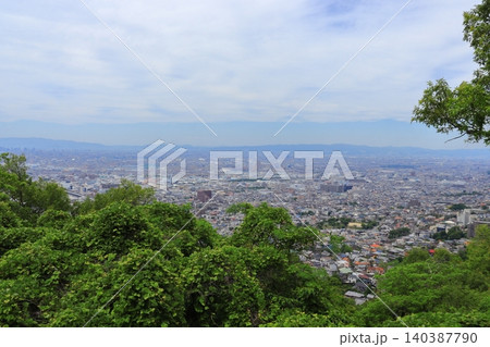 枚岡公園の北部 四条畷、高槻方面の景色(大阪府東大阪市) 枚岡公園の北部 四条畷、高槻方面の景色(大阪府東大阪市) 140387790