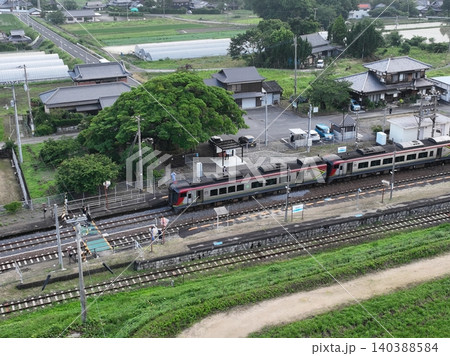 讃岐財田駅に停車する臨時列車 土讃線(香川県) 讃岐財田駅に停車する臨時列車 土讃線(香川県) 140388584