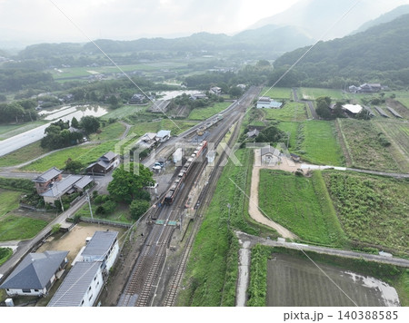 讃岐財田駅に停車する臨時列車 土讃線(香川県) 讃岐財田駅に停車する臨時列車 土讃線(香川県) 140388585