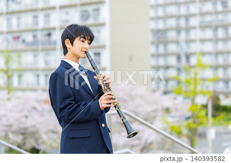 クラリネットを吹く中学生 クラリネットを吹く中学生 140393582