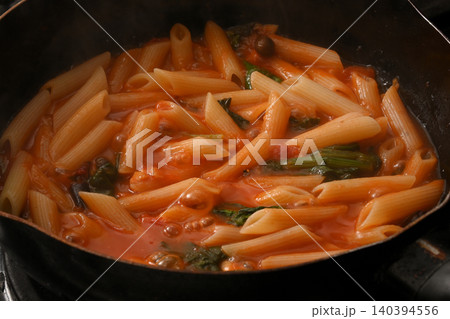 ペンネのトマトソースパスタ 140394556