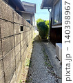 狭い路地 140398967