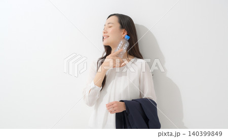 ビジネス 女性 ビジネス 女性 140399849
