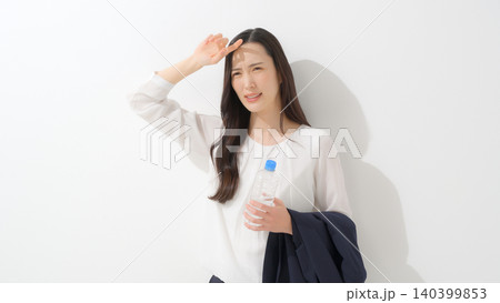ビジネス 女性 ビジネス 女性 140399853