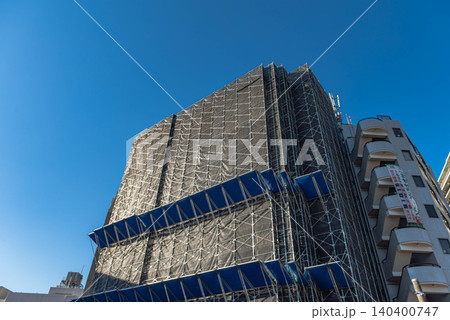 ビルの外壁改修工事の風景 ビルの外壁改修工事の風景 140400747