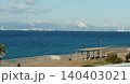 海越しに見える鈴鹿山脈 140403021