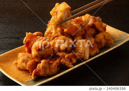 鶏肉の唐揚げ 鶏肉の唐揚げ 140406386