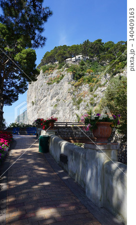 Beautiful public garden in Capri island - Giardini di Augusto 140409163