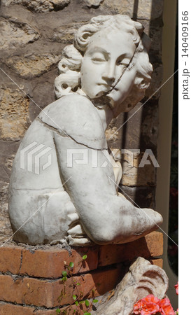 Beautiful public garden in Capri island - Giardini di Augusto - Marble Statue Beautiful public garden in Capri island - Giardini di Augusto - Marble Statue 140409166