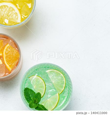 Minimal citrus drinks composition top view Minimal citrus drinks composition top view 140411000