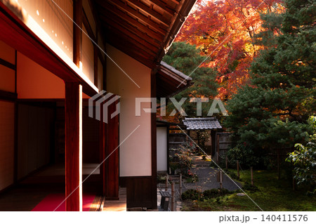 京都市西京区の通称竹寺と呼ばれる地蔵院の紅葉を撮影 京都市西京区の通称竹寺と呼ばれる地蔵院の紅葉を撮影 140411576