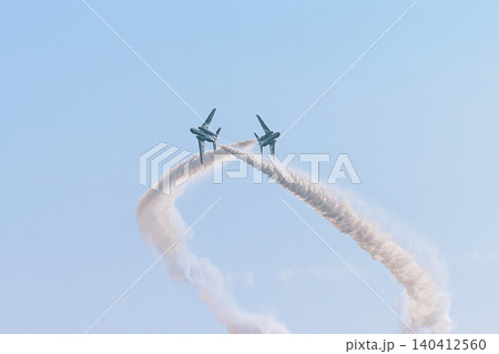 航空自衛隊T-4ブルーインパルスのタッククロス 航空自衛隊T-4ブルーインパルスのタッククロス 140412560