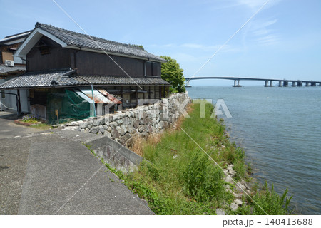 湖畔の風景 琵琶湖大橋 滋賀県大津市 湖畔の風景 琵琶湖大橋 滋賀県大津市 140413688
