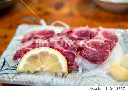 【#食べ物】ヤギ刺し 140413887