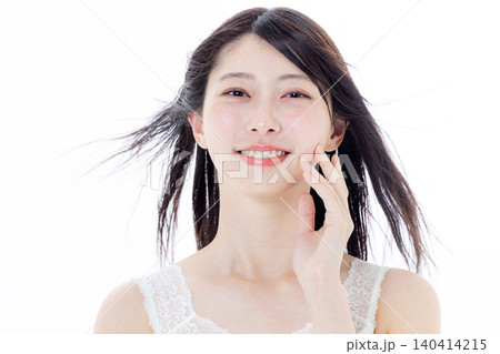 若い女性のヘアイメージ 140414215