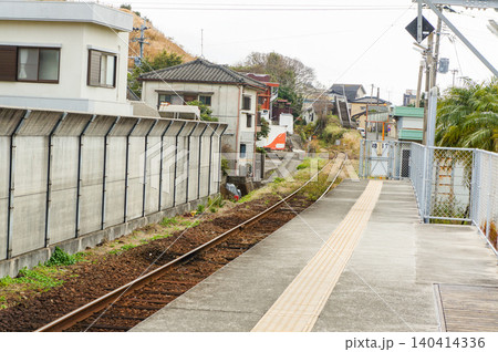 枕崎駅のホームから眺める終着線路 140414336