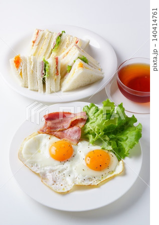 ミックスサンド 目玉焼き ミックスサンド 目玉焼き 140414761
