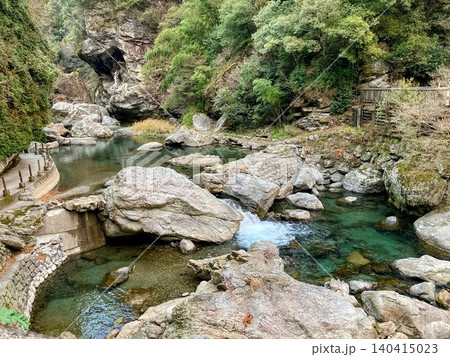 仁淀ブルーが美しい高知県の清流風景 140415023