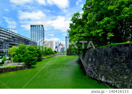 東京　皇居平川門とその周辺の街並み 140416153