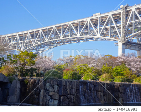 瀬戸大橋記念公園から見る瀬戸大橋(香川県坂出市番の州緑町)春 瀬戸大橋記念公園から見る瀬戸大橋(香川県坂出市番の州緑町)春 140416993