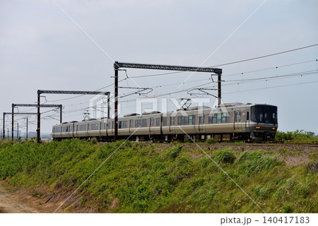 北陸線を走る223系新快速4両 北陸線を走る223系新快速4両 140417183