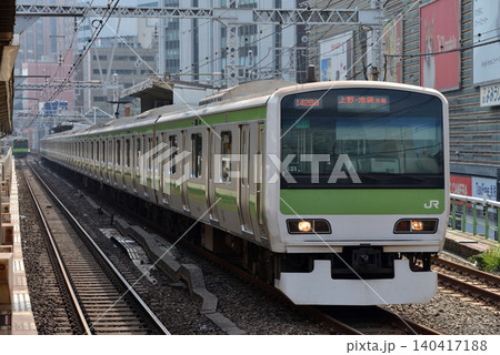 山手線を走るE231系500番台内回り電車 山手線を走るE231系500番台内回り電車 140417188