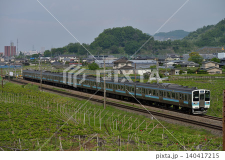 中央本線を走る211系普通電車6両 中央本線を走る211系普通電車6両 140417215