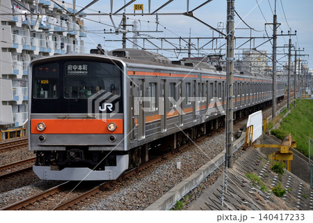武蔵野線を走る205系普通電車8両 140417233