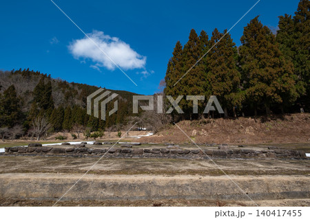 残雪期の栃本廃寺跡 講堂基壇 鳥取県鳥取市国府町 残雪期の栃本廃寺跡 講堂基壇 鳥取県鳥取市国府町 140417455