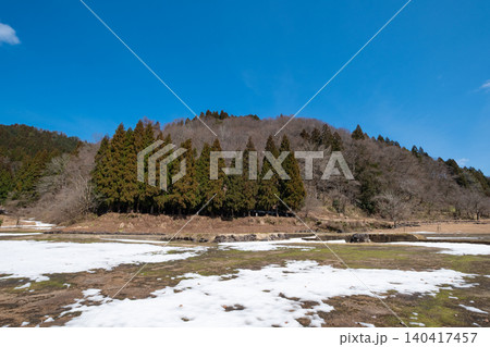 残雪期の栃本廃寺跡　鳥取県鳥取市国府町 140417457