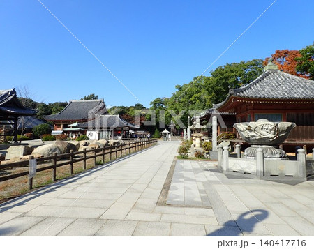 高松市にある屋島の南嶺山上にある真言宗御室派の寺院であり、東大寺戒壇院の恵雲律師が建立した屋島寺 高松市にある屋島の南嶺山上にある真言宗御室派の寺院であり、東大寺戒壇院の恵雲律師が建立した屋島寺 140417716