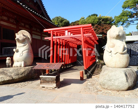 高松市にある屋島の南嶺山上にある真言宗御室派の寺院であり、東大寺戒壇院の恵雲律師が建立した屋島寺 高松市にある屋島の南嶺山上にある真言宗御室派の寺院であり、東大寺戒壇院の恵雲律師が建立した屋島寺 140417752