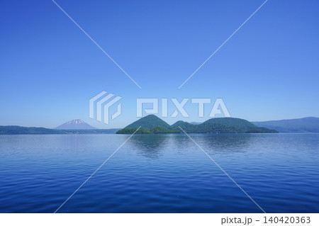 快晴の日の洞爺湖 快晴の日の洞爺湖 140420363