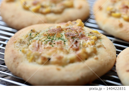 米粉と豆腐のグルテンフリーパン 手作りチーズツナコーンパン 米粉と豆腐のグルテンフリーパン 手作りチーズツナコーンパン 140422831