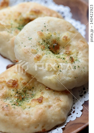 米粉と豆腐のグルテンフリーな手作りチーズパン 米粉と豆腐のグルテンフリーな手作りチーズパン 140422923