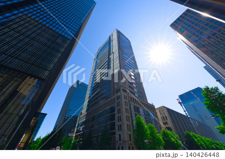 【東京都】5月・大手町駅前の高層ビル 【東京都】5月・大手町駅前の高層ビル 140426448
