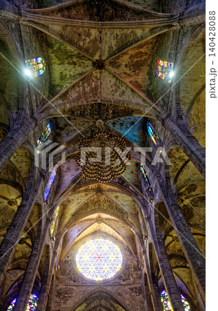 Interior of Catedral Basilica de Santa Maria de Mallorca - Spain 140428088
