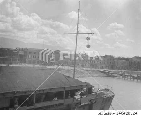 古写真 1937-1945年 日中戦争中の中華民国 南京又は上海市内の川沿いの街並み 古写真 1937-1945年 日中戦争中の中華民国 南京又は上海市内の川沿いの街並み 140428324