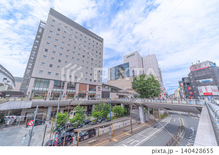 立川駅南口のホテルメッツ立川とグランデュオ立川、タクシーロータリーの風景【東京都立川市柴崎町】 立川駅南口のホテルメッツ立川とグランデュオ立川、タクシーロータリーの風景【東京都立川市柴崎町】 140428655