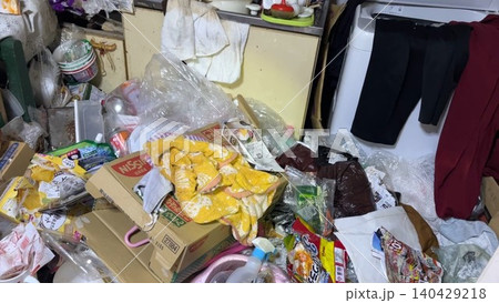 ゴミ屋敷 ゴミ屋敷 140429218